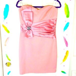 Elegant ❤️Pink ❤️Strapless ❤️❤️ short ❤️ Dress with Bow Sparkly Detail ❤️❤️❤️
